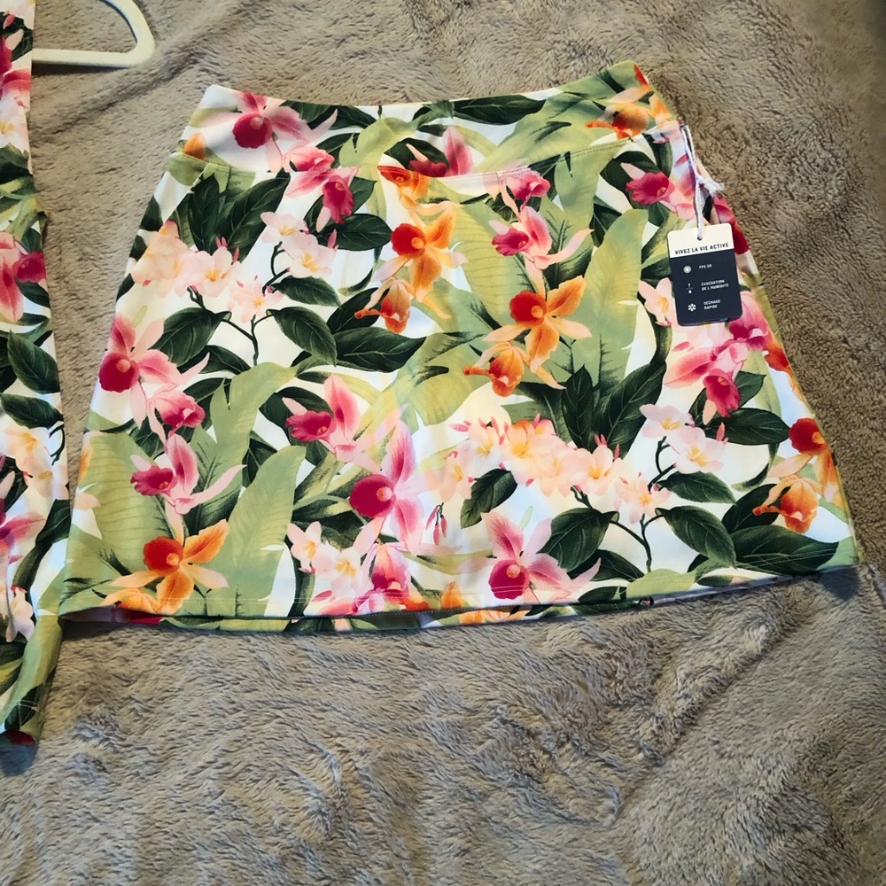 TOMMY BAHAMA Active Women Small Green Floral Printed 2 Piece Short Set - Picture 3 of 5
